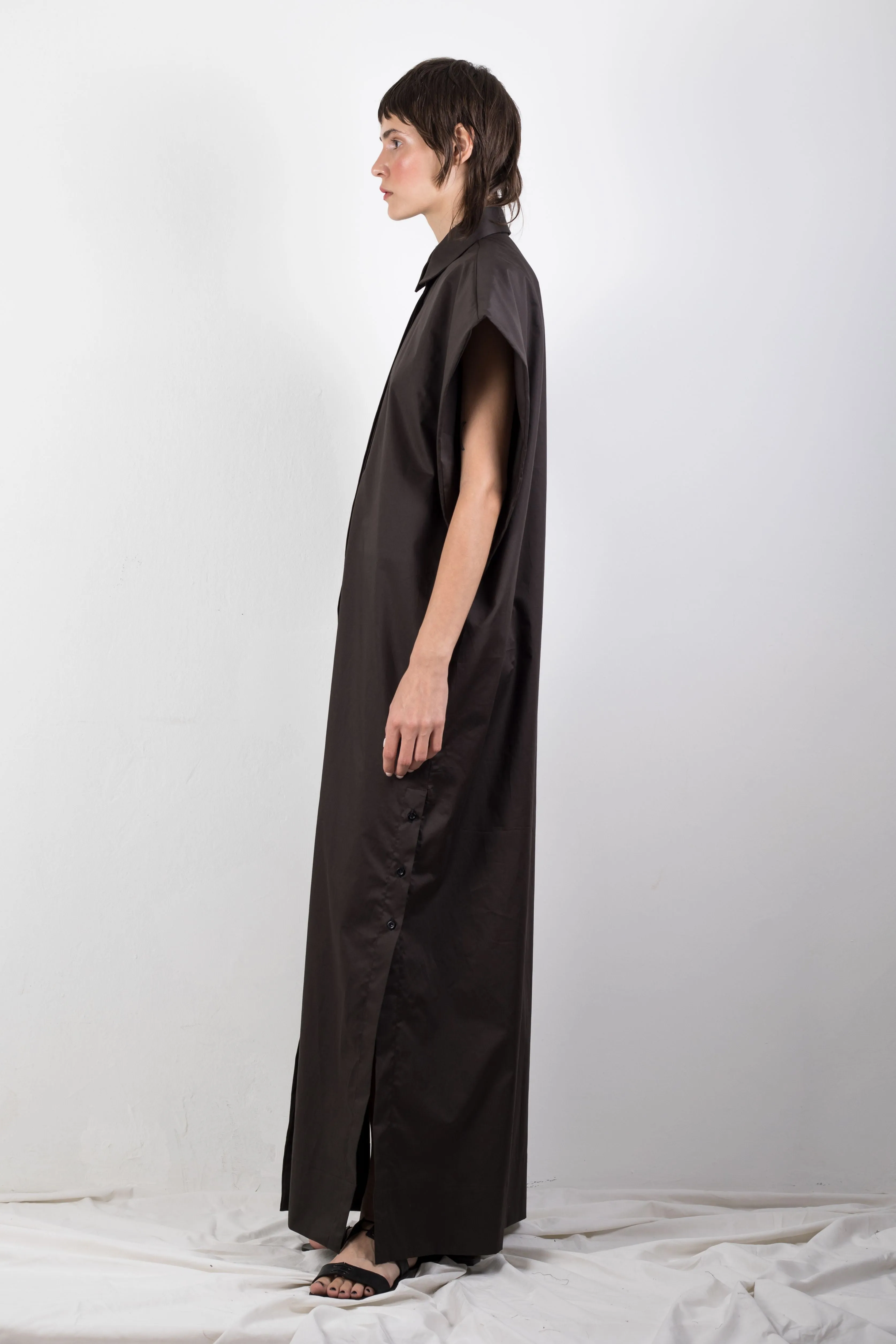 Black elongated sleeveless shirt
