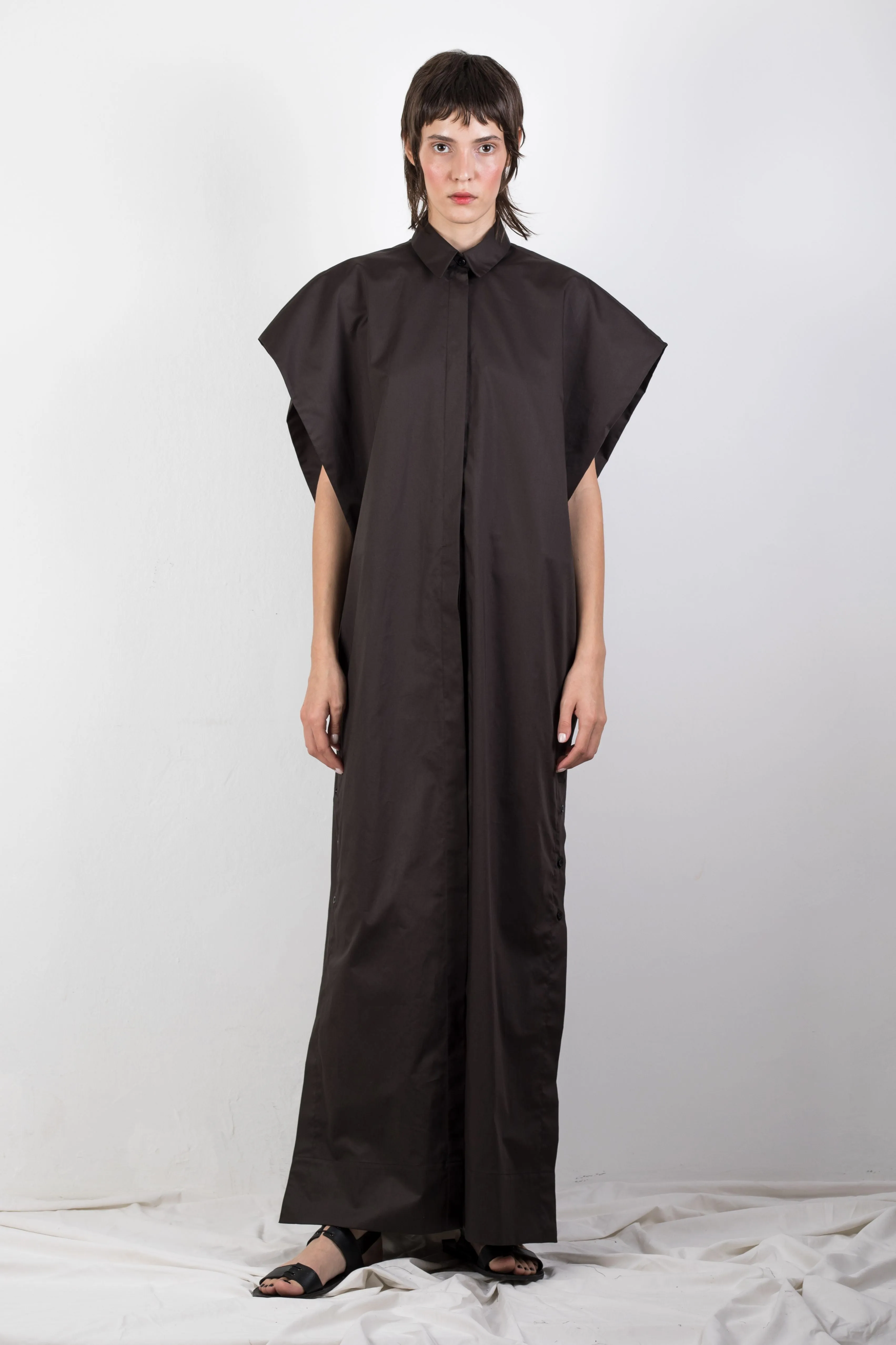 Black elongated sleeveless shirt