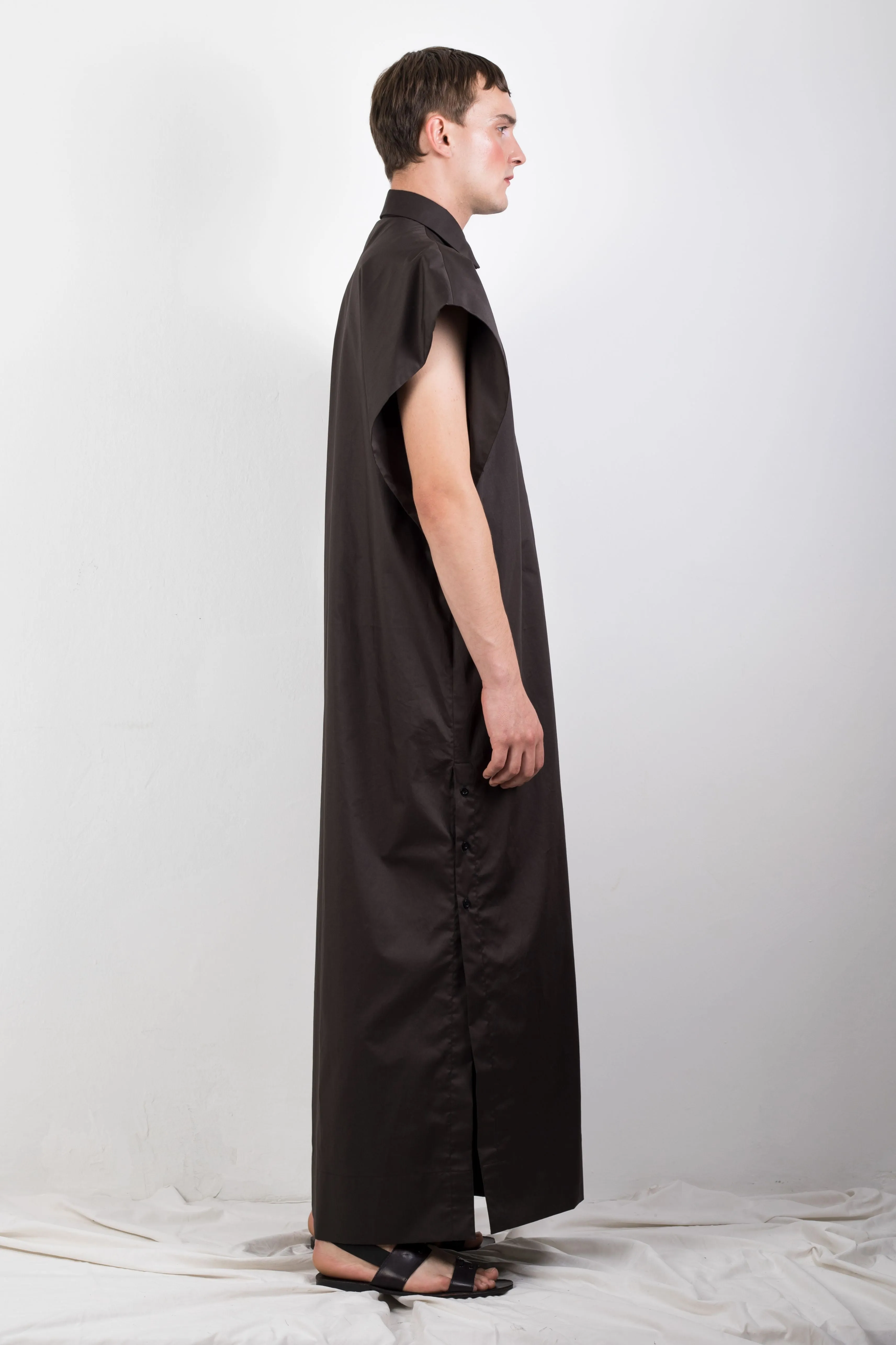 Black elongated sleeveless shirt